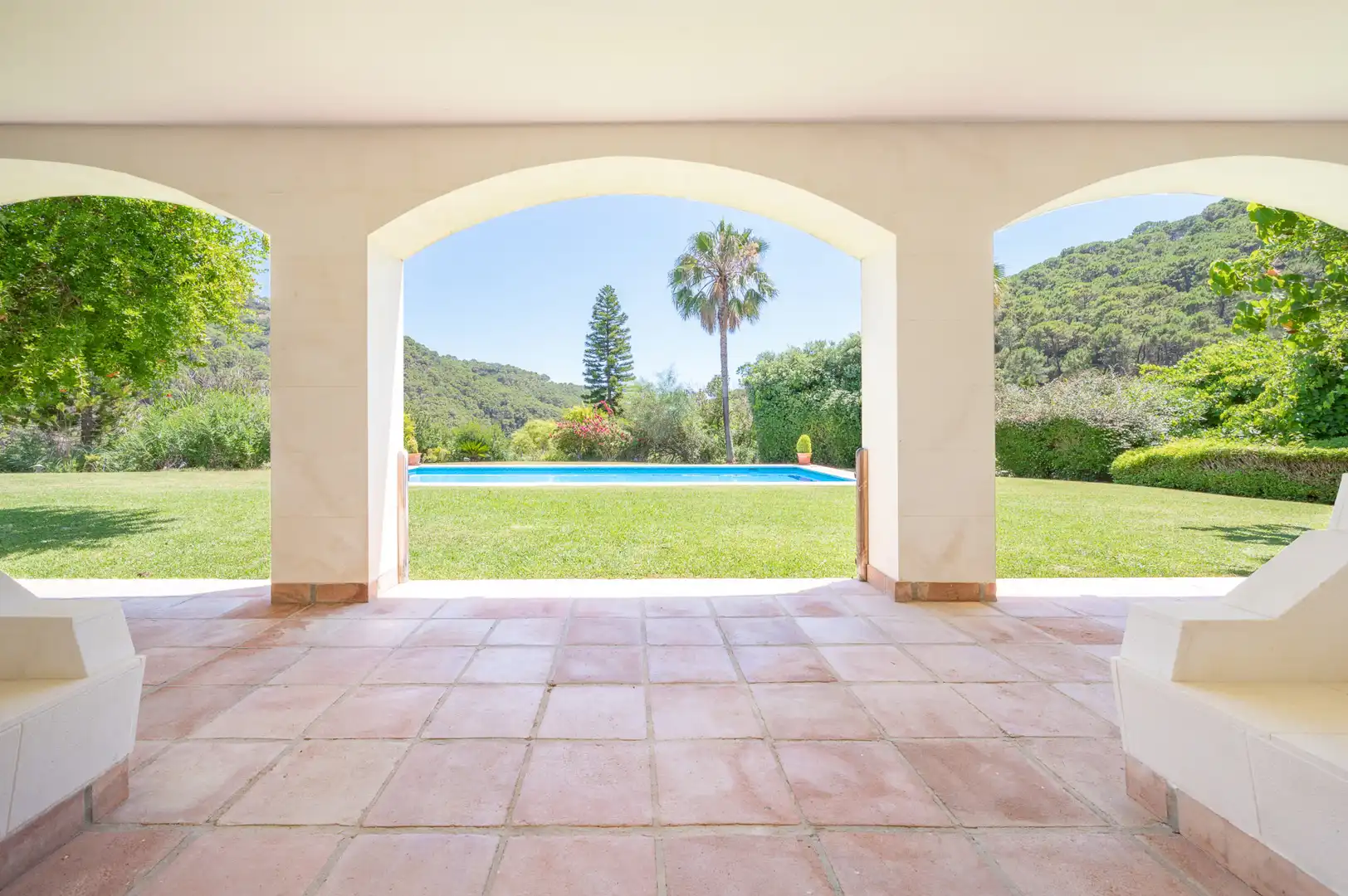 Terrassa de Casa o xalet en venda en Estepona amb Aire condicionat, Jardí privat i Terrassa
