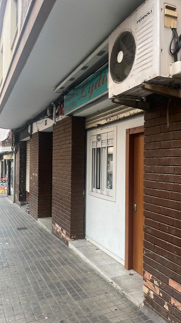 Vista exterior de Planta baixa en venda en Badalona amb Moblat, Forn i Rentadora