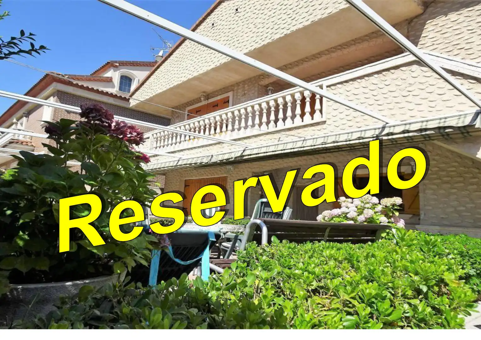 Chalet con terraza en venta en Calle la Radio