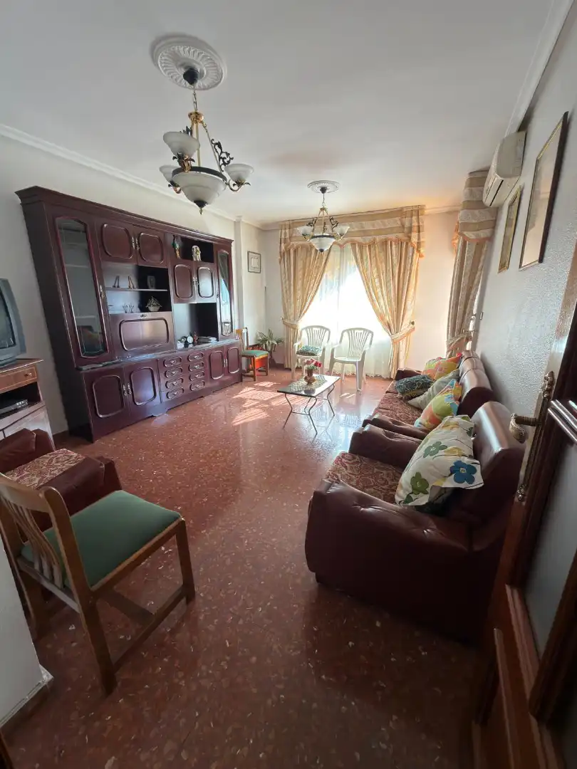 Piso con ascensor en venta en Martos