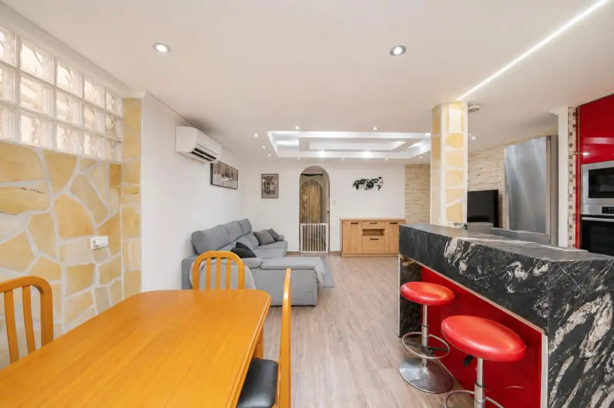 Casa adosada en venta en Torrevieja con Calefacción