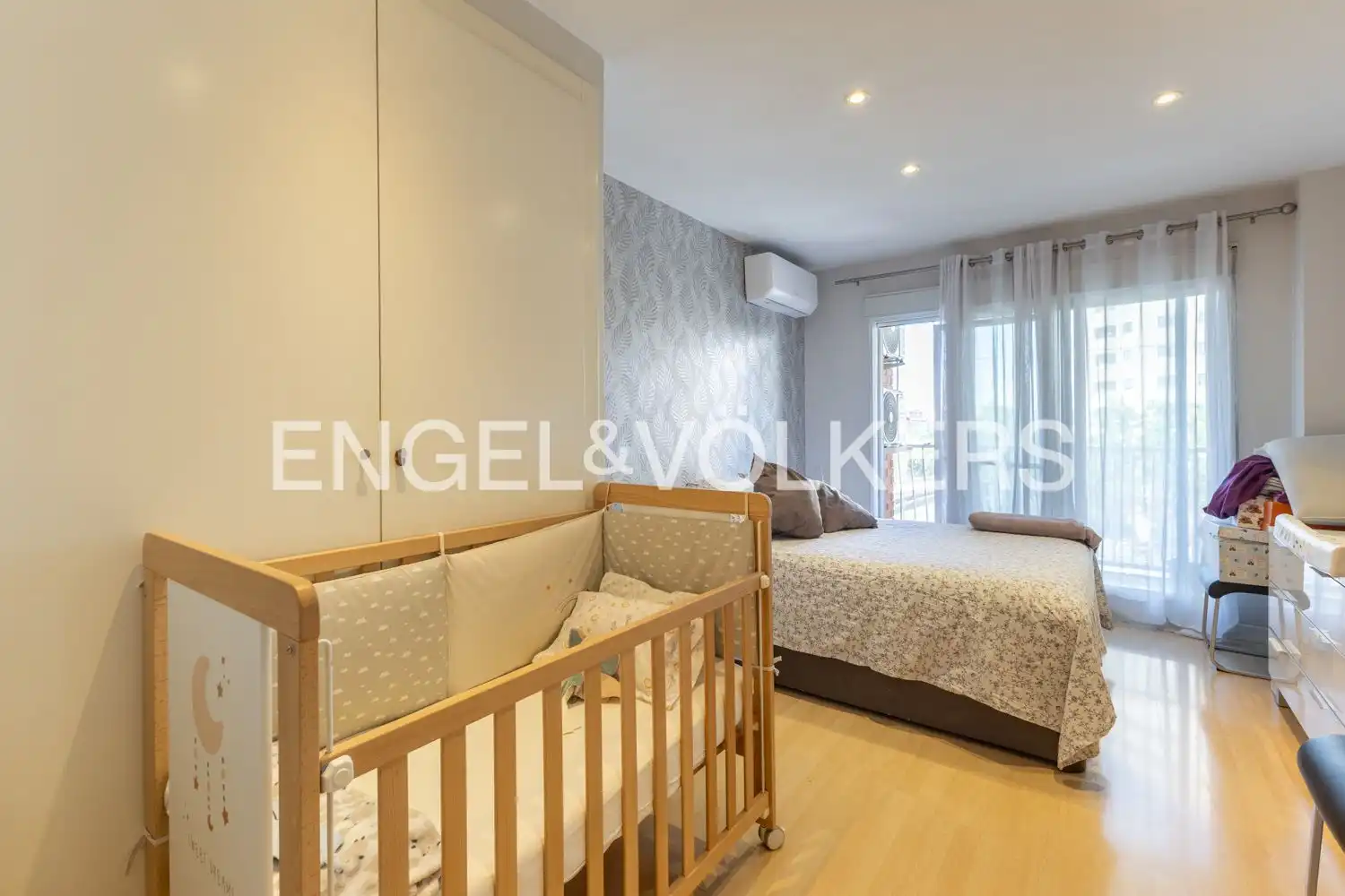 Habitación de Piso en venta en Valencia con Aire acondicionado, Calefacción y Balcón