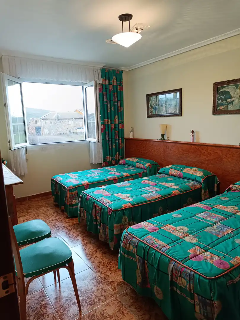 Dormitori de Casa o xalet en venda en Aguilar de Campoo amb Calefacció i Terrassa