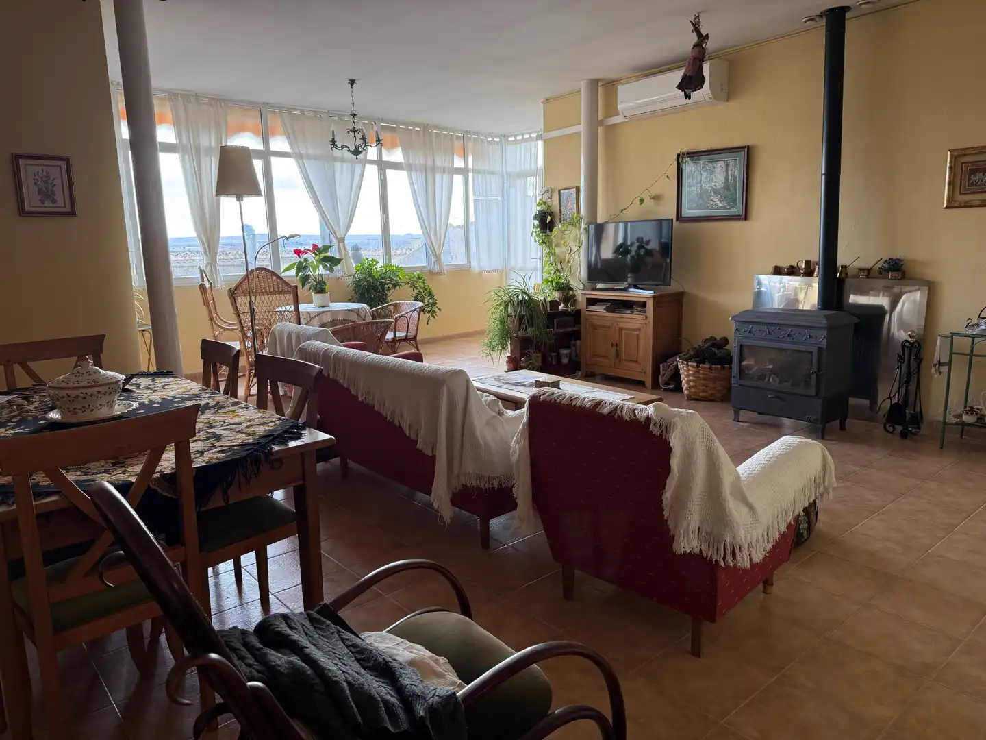 Sala d'estar de Casa o xalet en venda en Calatorao amb Calefacció, Jardí privat i Terrassa
