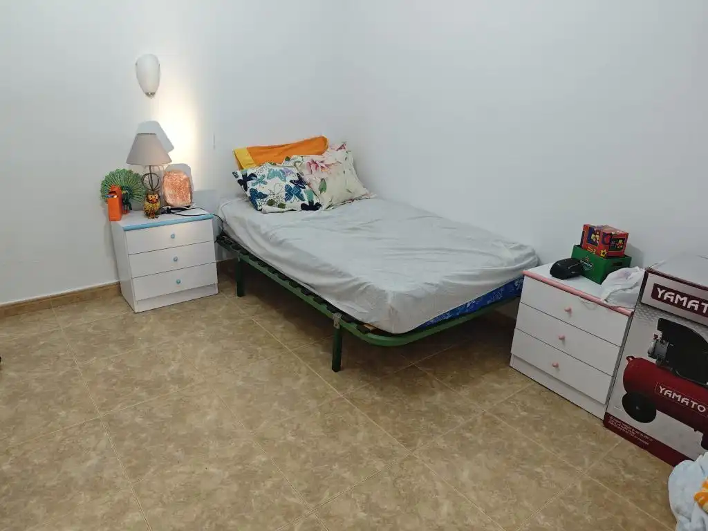 Dormitori de Pis en venda en Totana amb Aire condicionat, Moblat i Forn