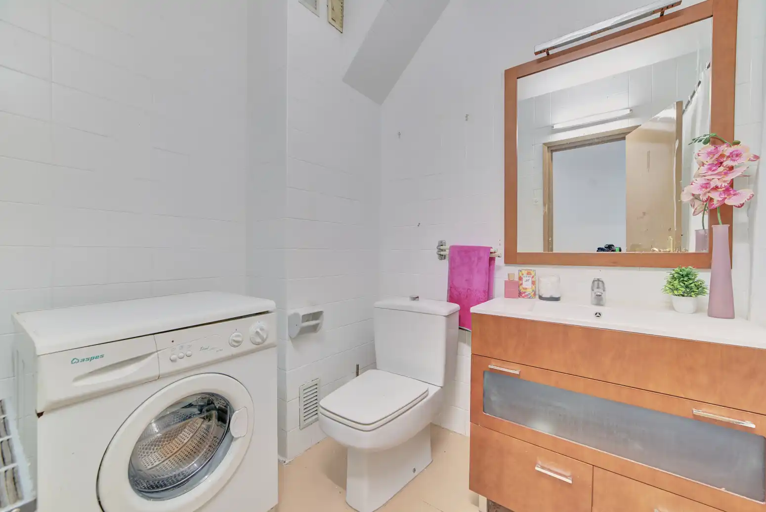Baño de Piso en venta en  Pamplona / Iruña con Calefacción, Parquet y Balcón