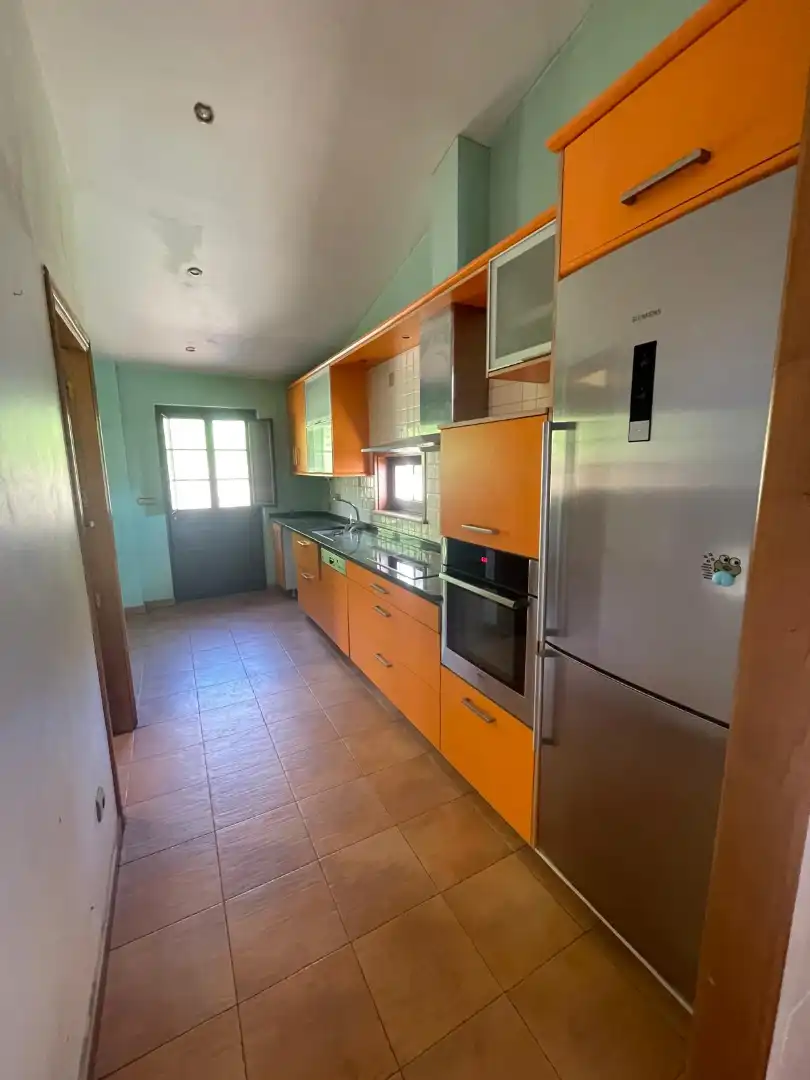 Cuina de Casa o xalet en venda en Ferrol amb Calefacció, Forn i Rentadora