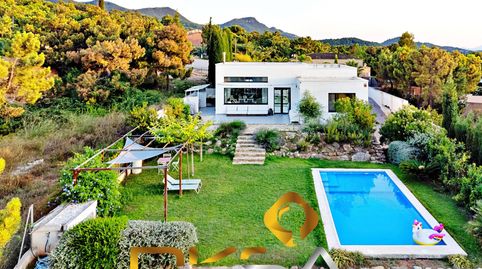 Chalet urbano de 343 m2 construidos y 1.912 m2 de parcela en La Marmudella