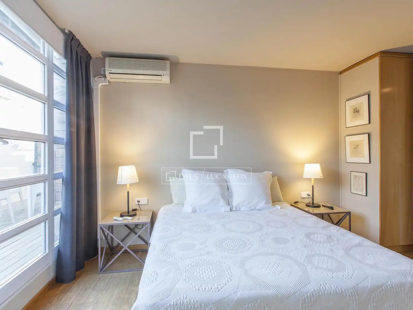 Schlafzimmer von Dachboden zur Miete in Valencia mit Klimaanlage, Heizung und Parkett