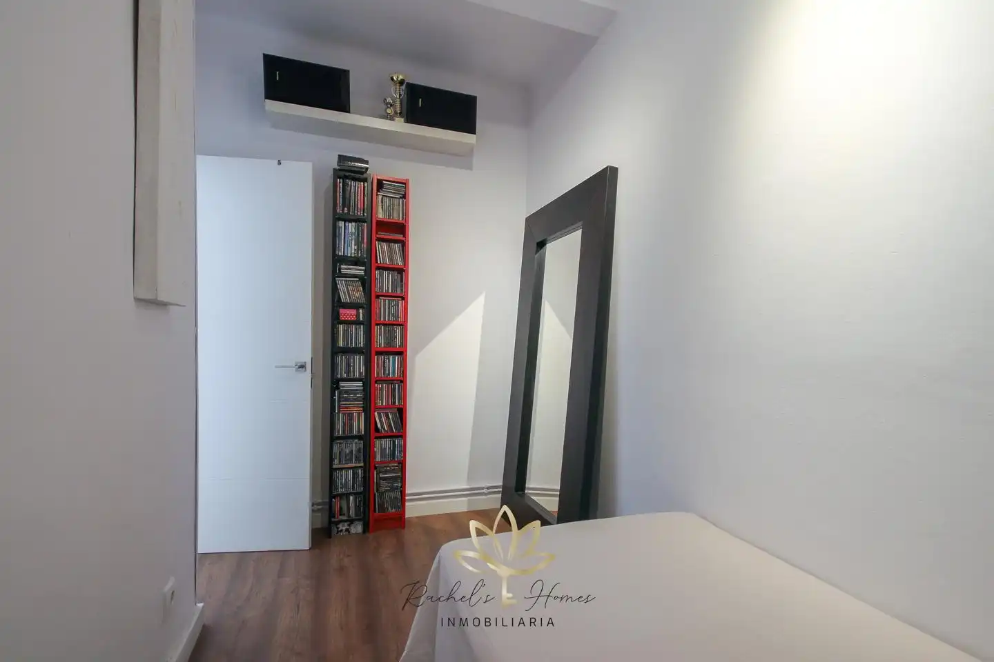 Schlafzimmer von Erdgeschoss zum Verkauf in Barcelona mit Heizung, Parkett und Terrasse