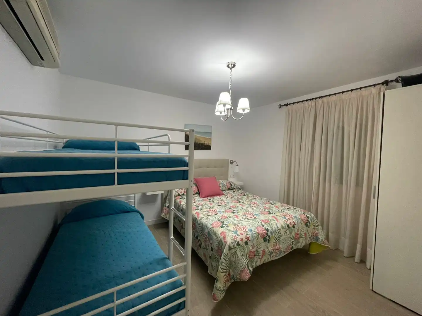 Bedroom of Houses for sale in Jerez de la Frontera  with Air Conditioner, Private garden and Furnished