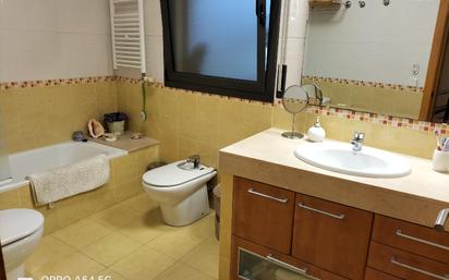 Bathroom of Single-family semi-detached for sale in Piera  with Terrace, Swimming Pool and Balcony