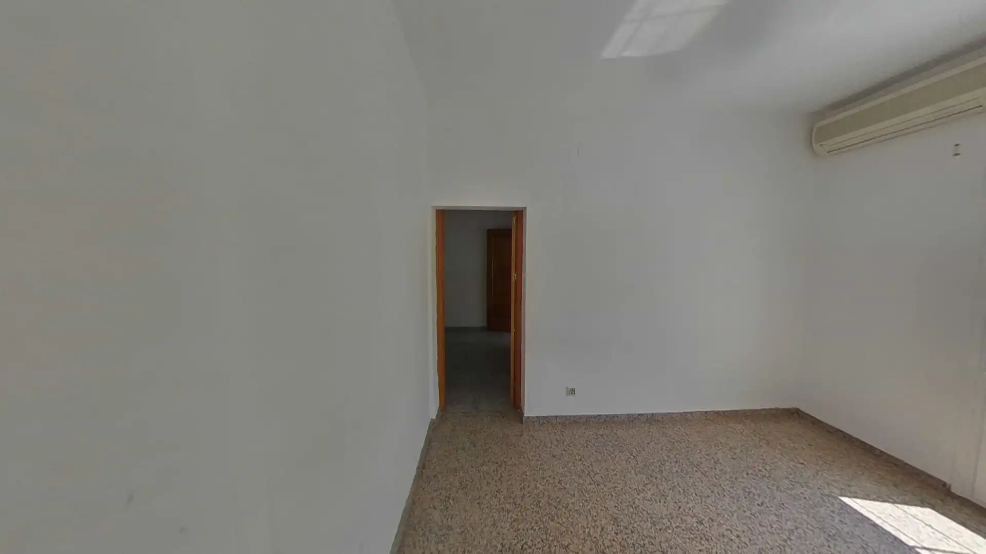Casa adosada en venta en Baeza con Terraza
