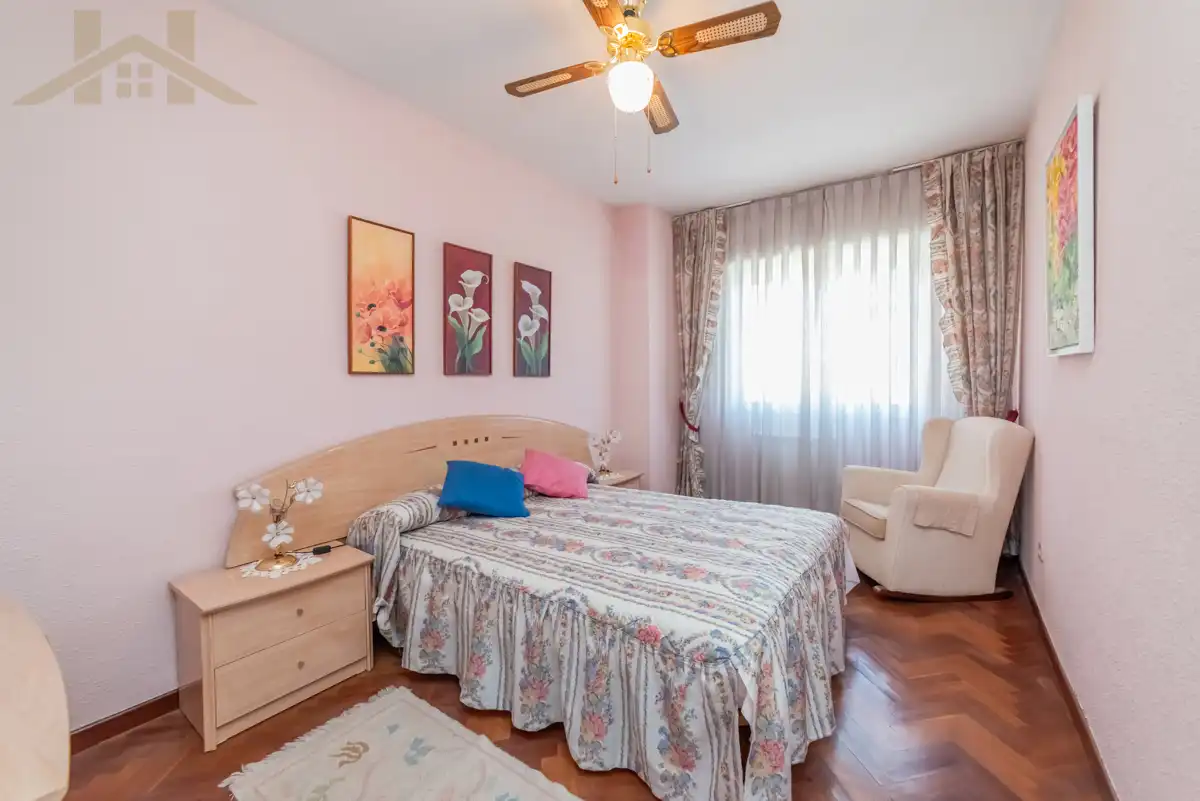 Bedroom of Detached homes for sale in Leganés  with Air Conditioner, Heating and Private garden