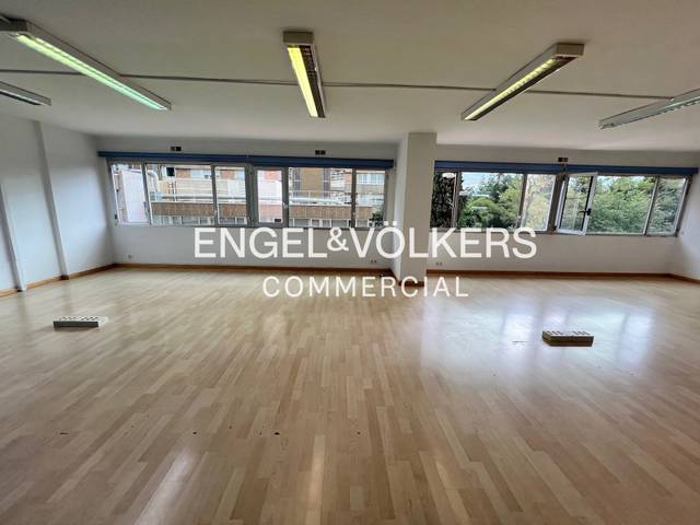 Oficina en Alquiler en La Maternitat i Sant Ramon