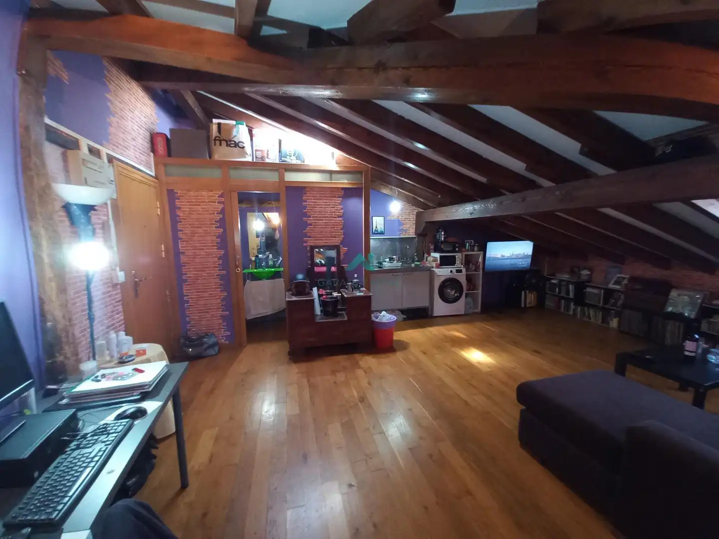 Attic for rent in Laredo