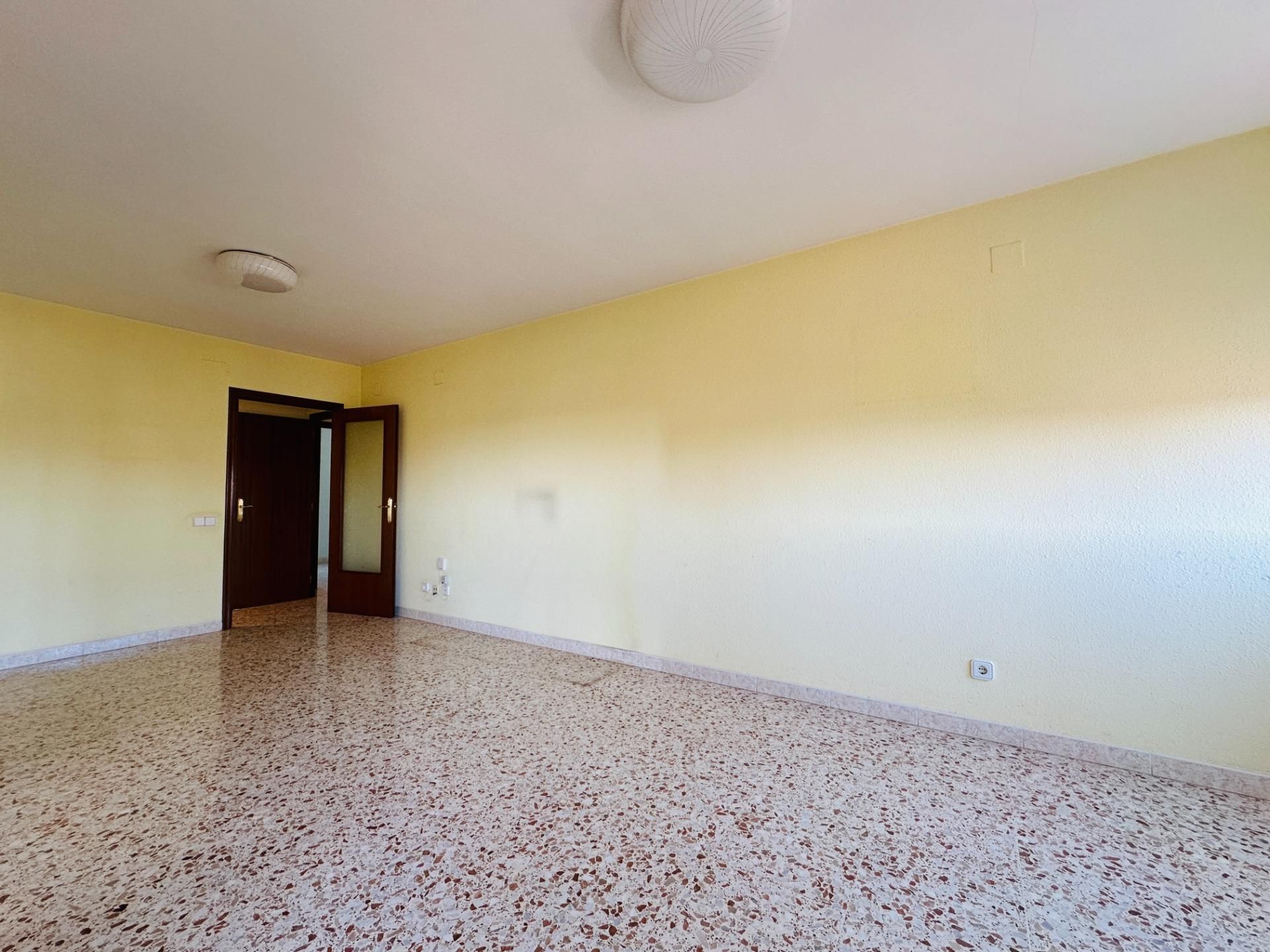 Flat for sale in Calle GOYA, Zona Hospital