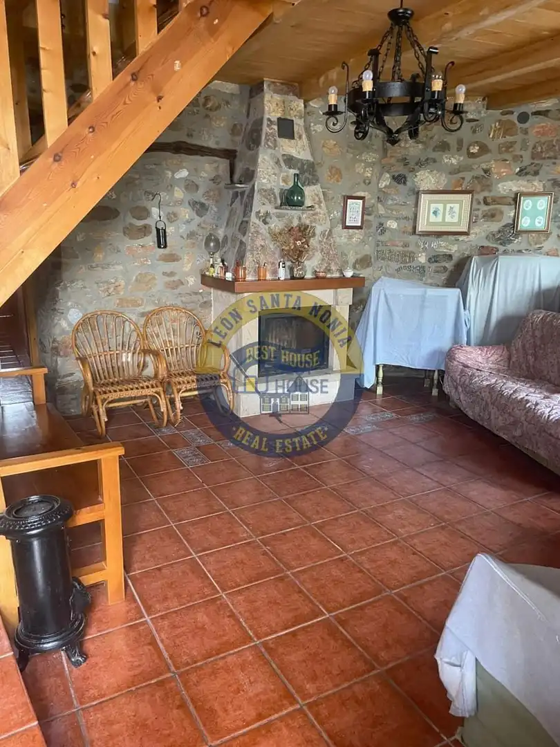 Casa o xalet en venda en Carucedo amb Calefacció, Jardí privat i Parquet