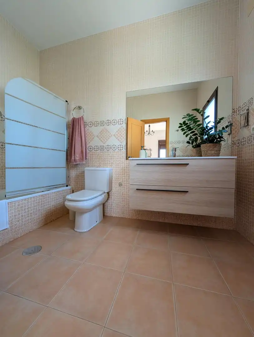 Baño de Casa adosada en venta en Villablanca con Piscina comunitaria