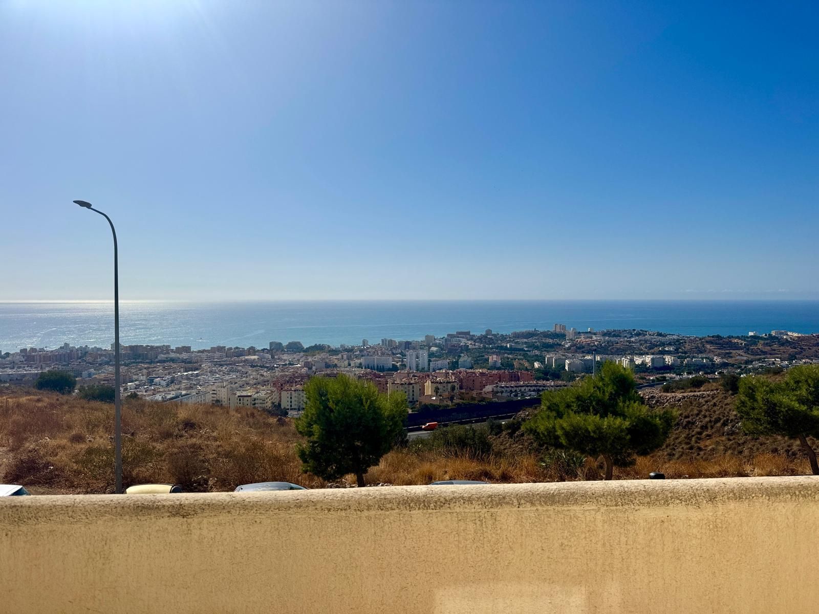 Vista exterior de Casa adosada en venda en Benalmádena amb Terrassa i Piscina comunitària