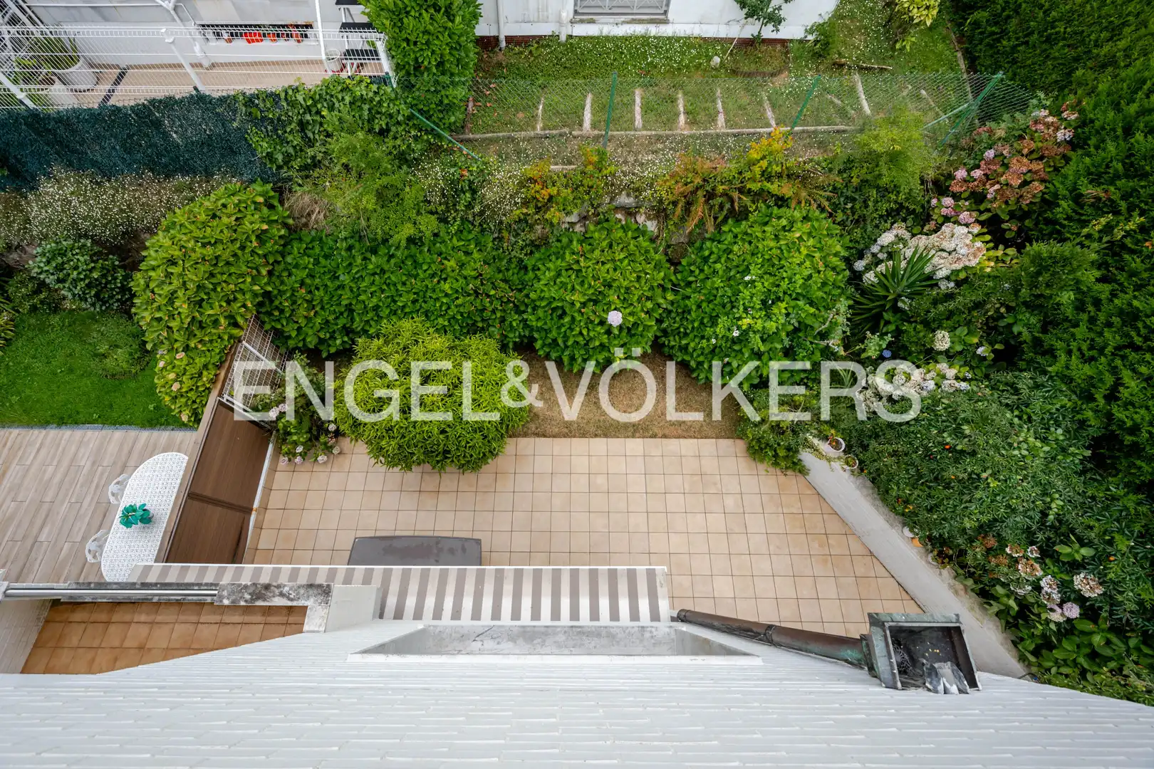 Terrassa de Casa adosada en venda en Donostia - San Sebastián  amb Calefacció, Jardí privat i Terrassa