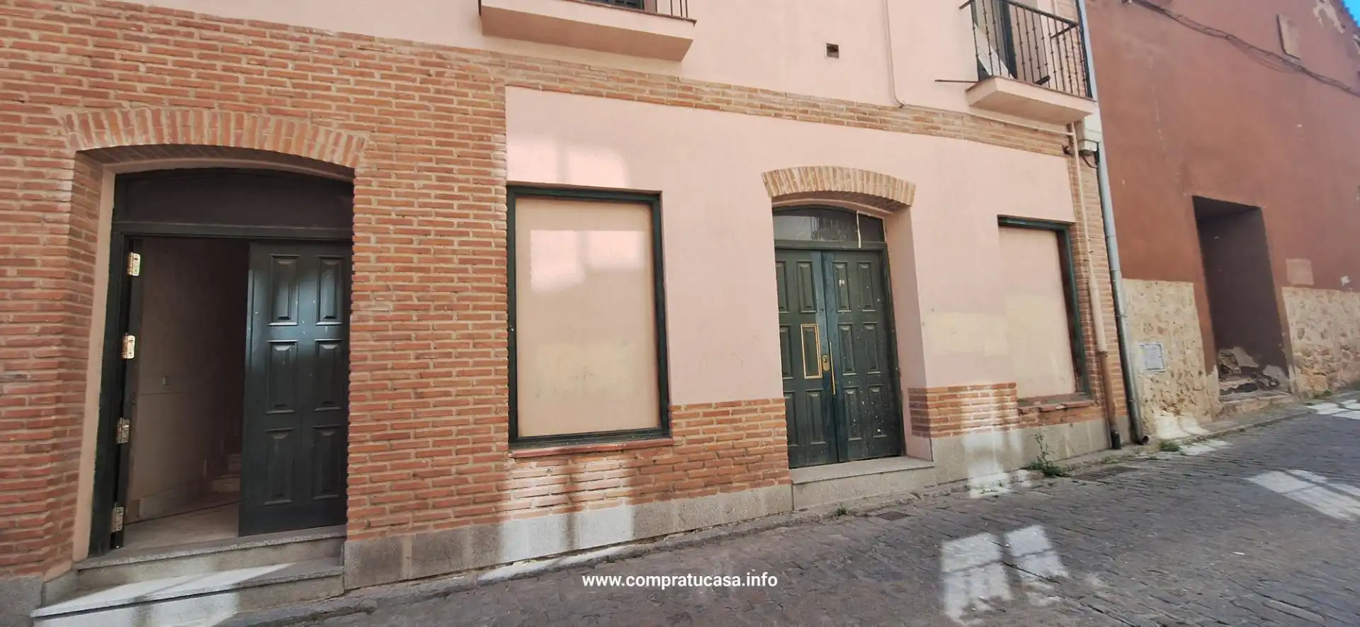 Vista exterior de Piso en venta en Segovia con Calefacción, Jardín privado y Parquet