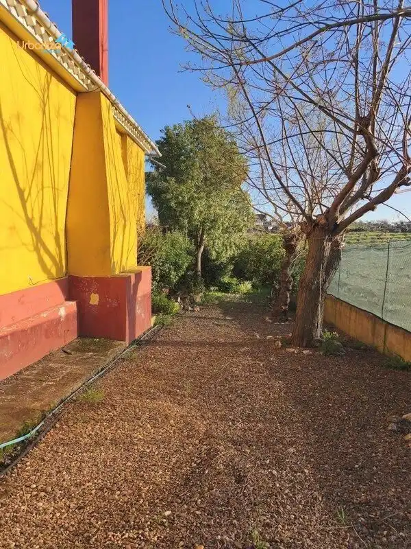 Garten von Country house zum Verkauf in Villanueva del Fresno mit Klimaanlage und Alarm