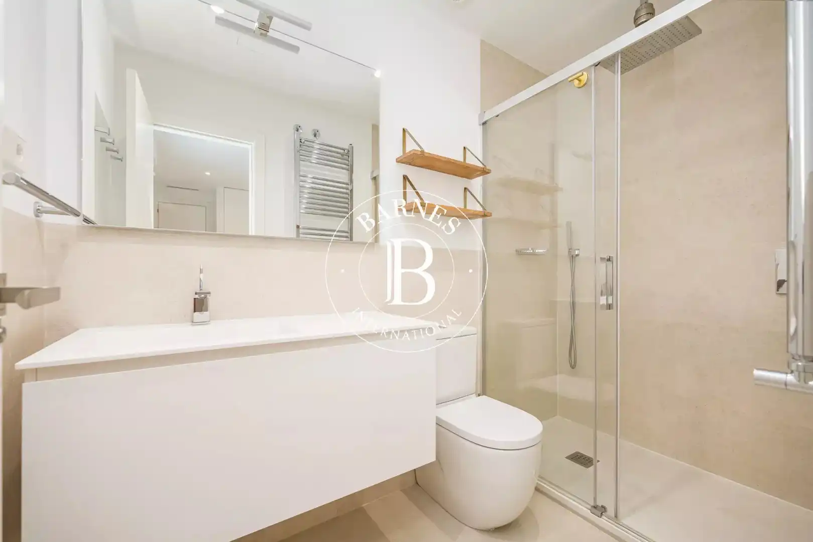 Badezimmer von Wohnung zum Verkauf in Madrid mit Klimaanlage, Heizung und Abstellraum