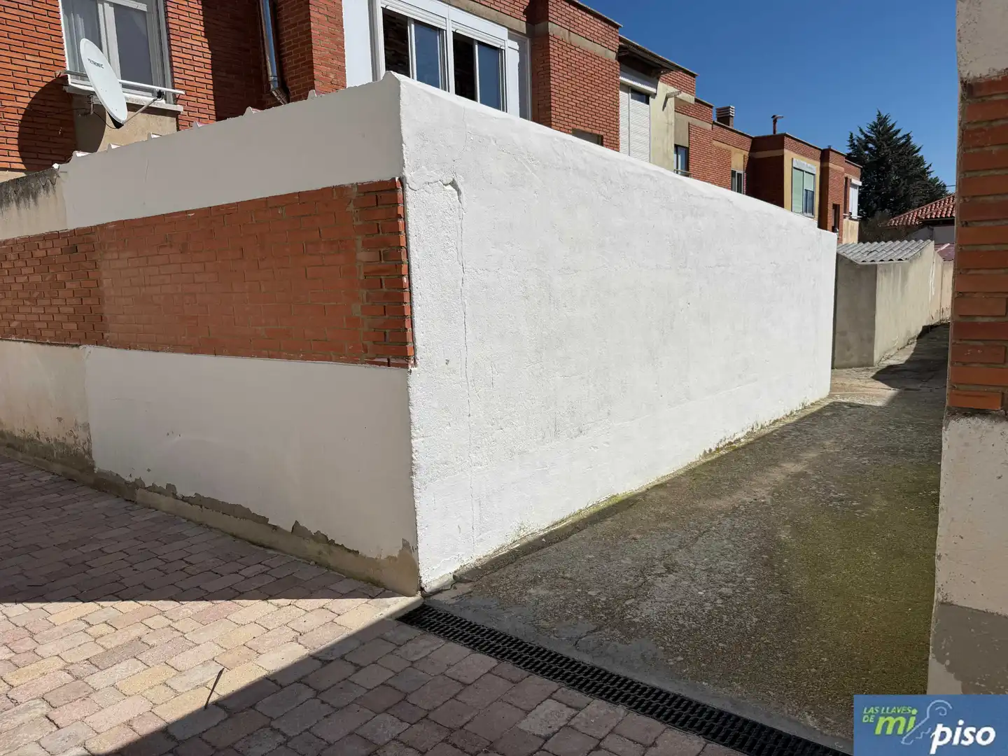 Vista exterior de Pis en venda en Valoria la Buena amb Calefacció, Terrassa i Traster