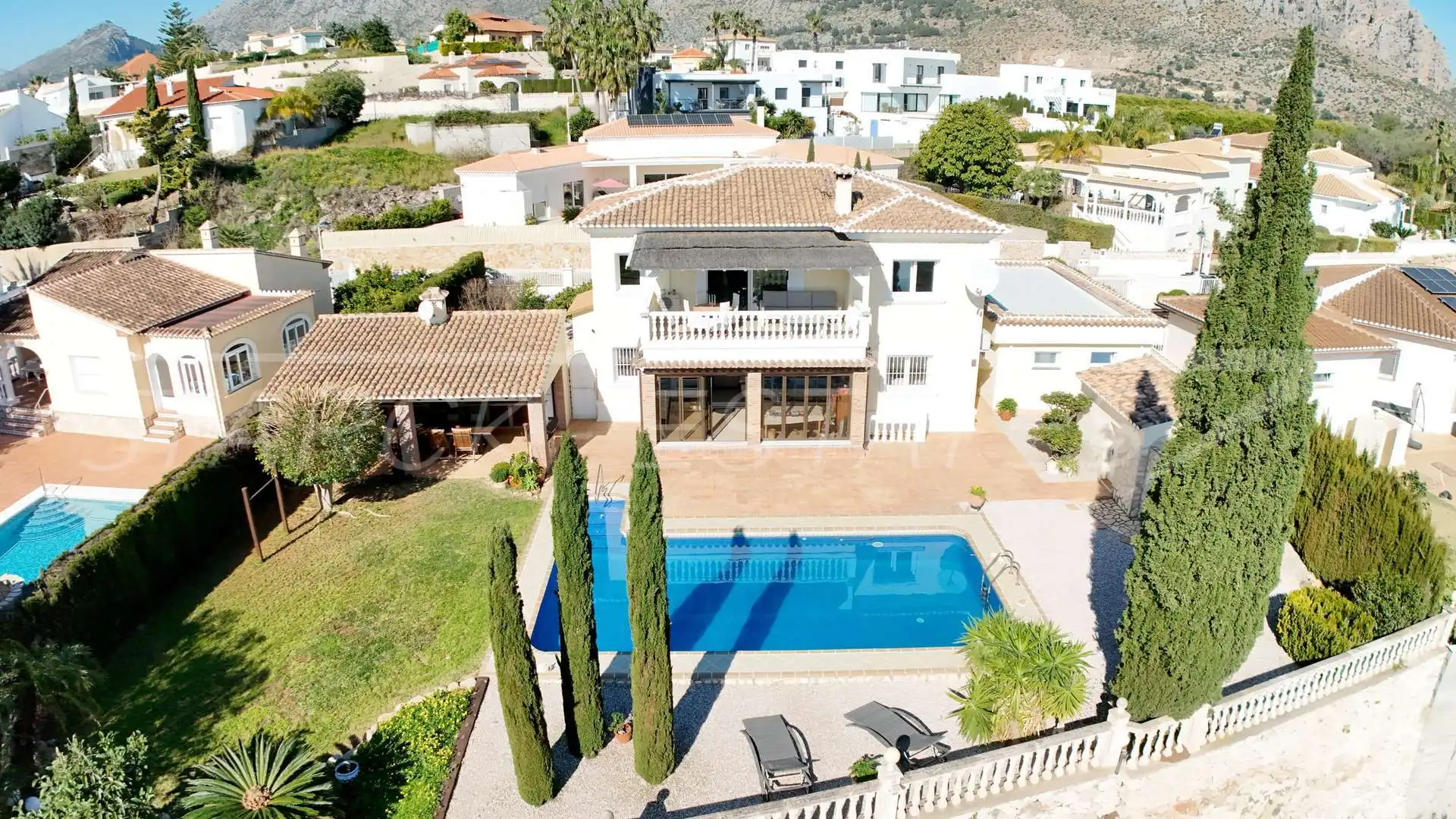 Haus mit Pool zum Verkauf in Beniarbeig
