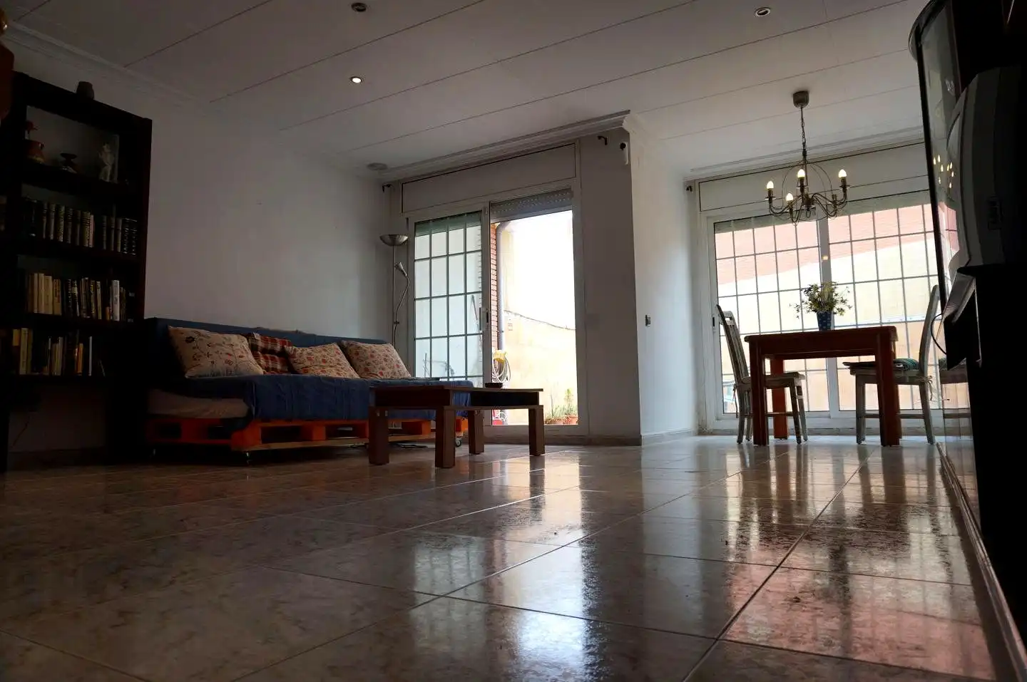 Sala de estar de Casa adosada en venta en Tordera con Aire acondicionado, Calefacción y Jardín privado