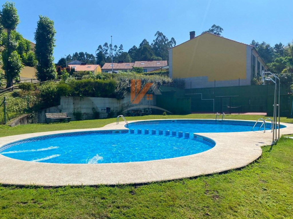 Swimming pool of Houses for sale in Santiago de Compostela 