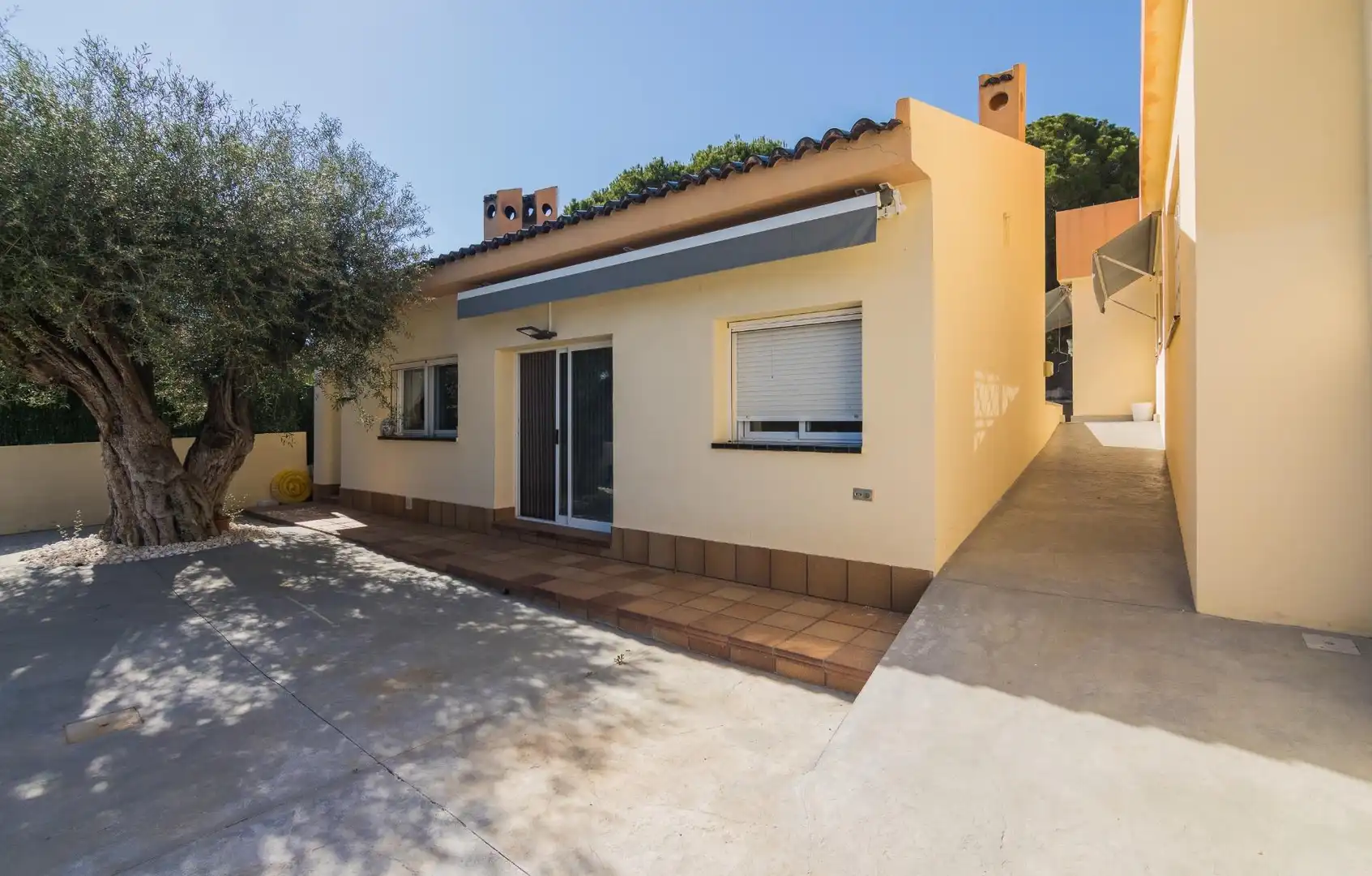 Vista exterior de Casa o chalet en venta en Elche / Elx con Aire acondicionado, Jardín privado y Terraza