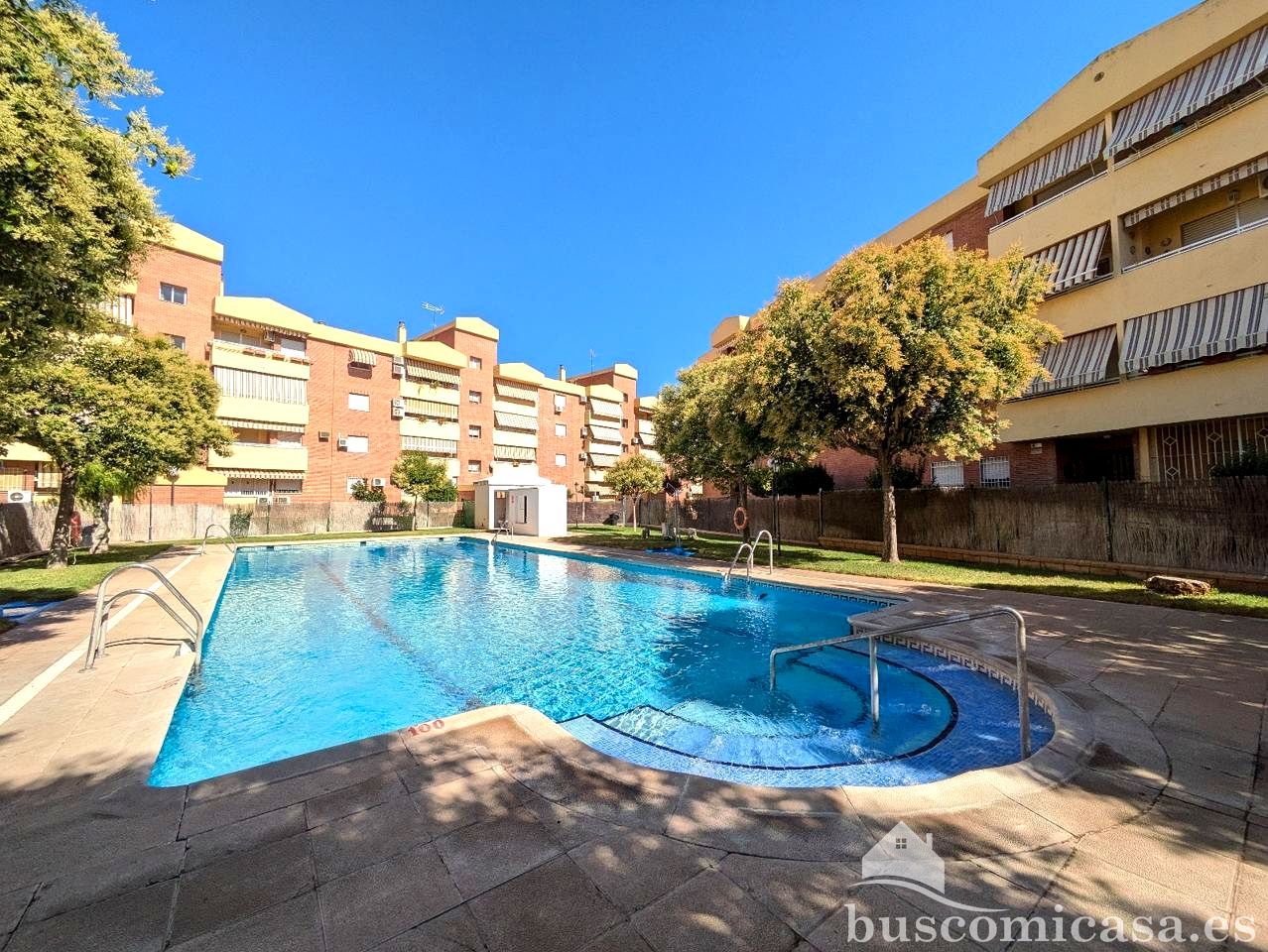 Piscina de Pis en venda en Linares amb Aire condicionat, Balcó i Piscina comunitària