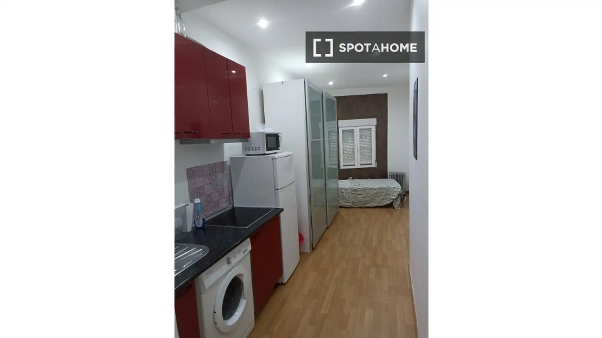 Habitación de Piso de alquiler en  Madrid Capital con Aire acondicionado, Calefacción y Amueblado