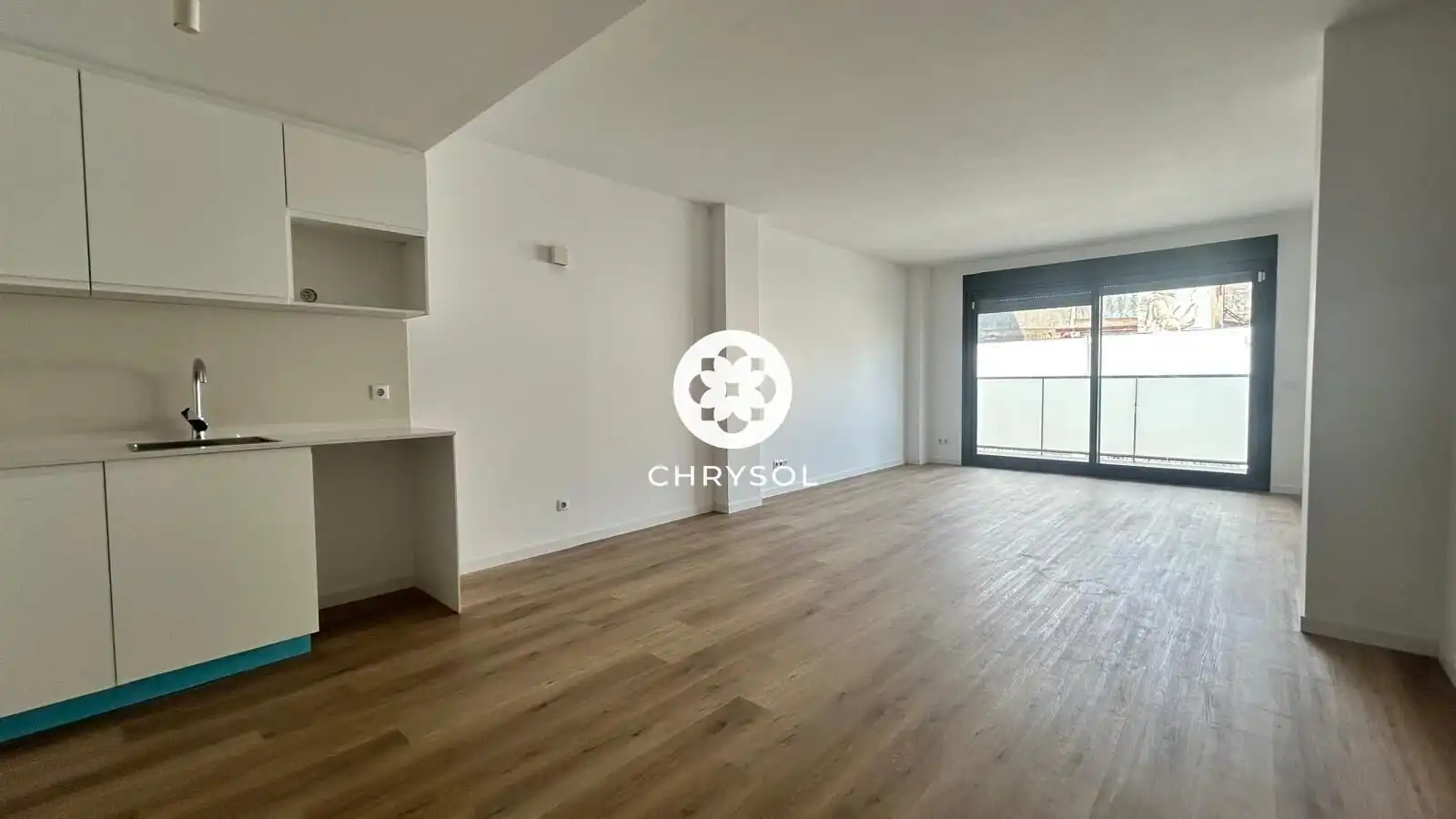 Sala de estar de Piso en venta en L'Hospitalet de Llobregat con Calefacción, Jardín privado y Parquet