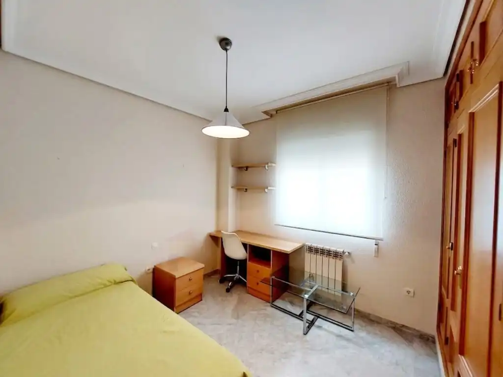 Bedroom of Apartments for sale in Badajoz