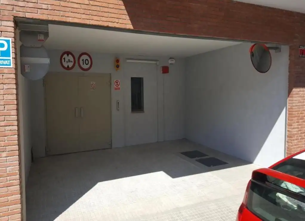 Parking for sale in C/ Colón, imagen 2