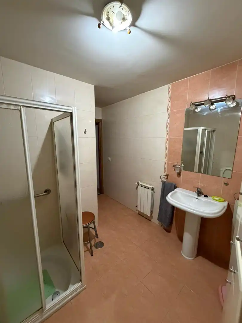 Bathroom of Flat for sale in Miguelturra  with Air Conditioner, Heating and Balcony
