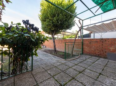 Adossat amb jardí en venda a Villa del Prado
