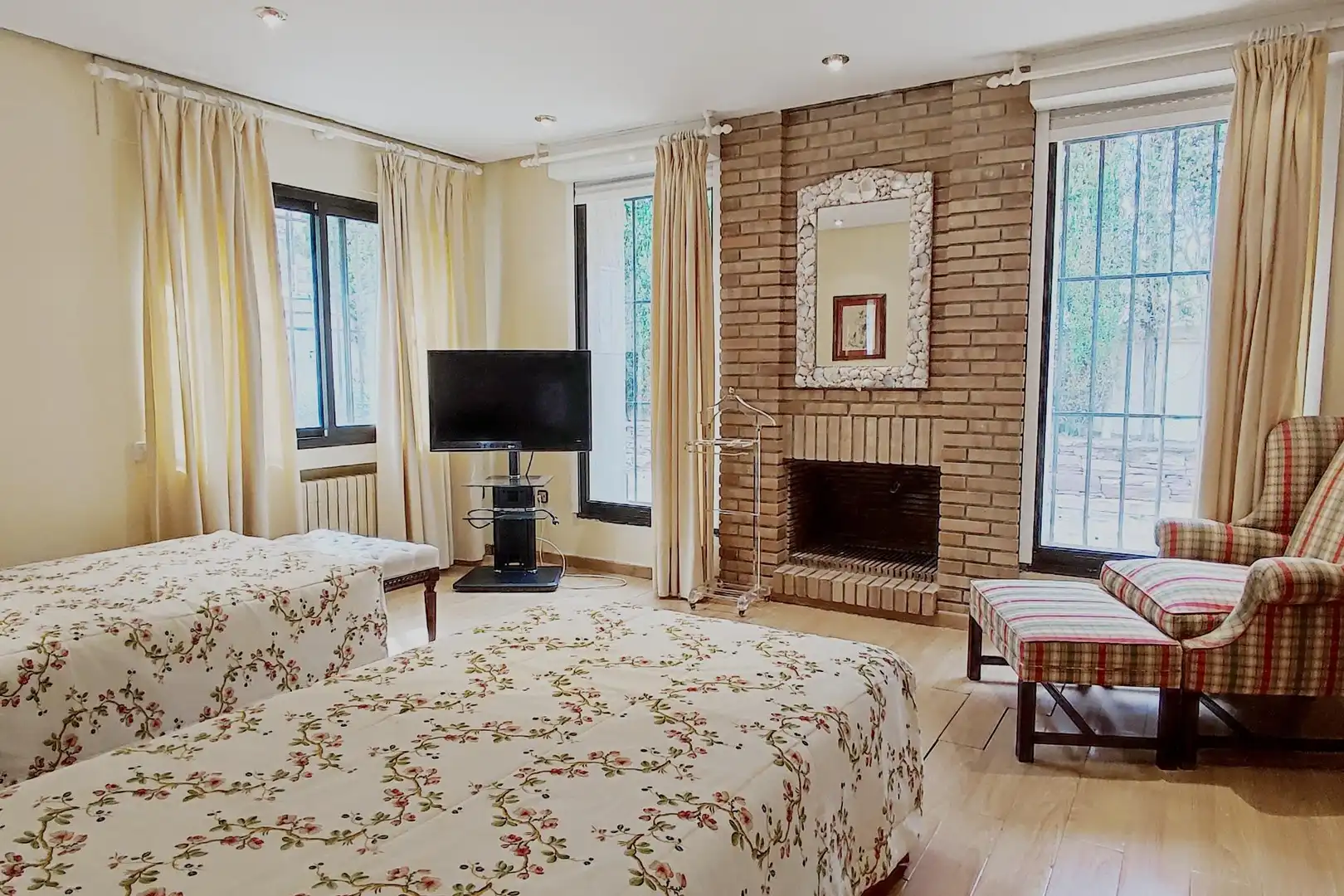 Living room of Houses for sale in L'Eliana  with Air Conditioner, Heating and Private garden