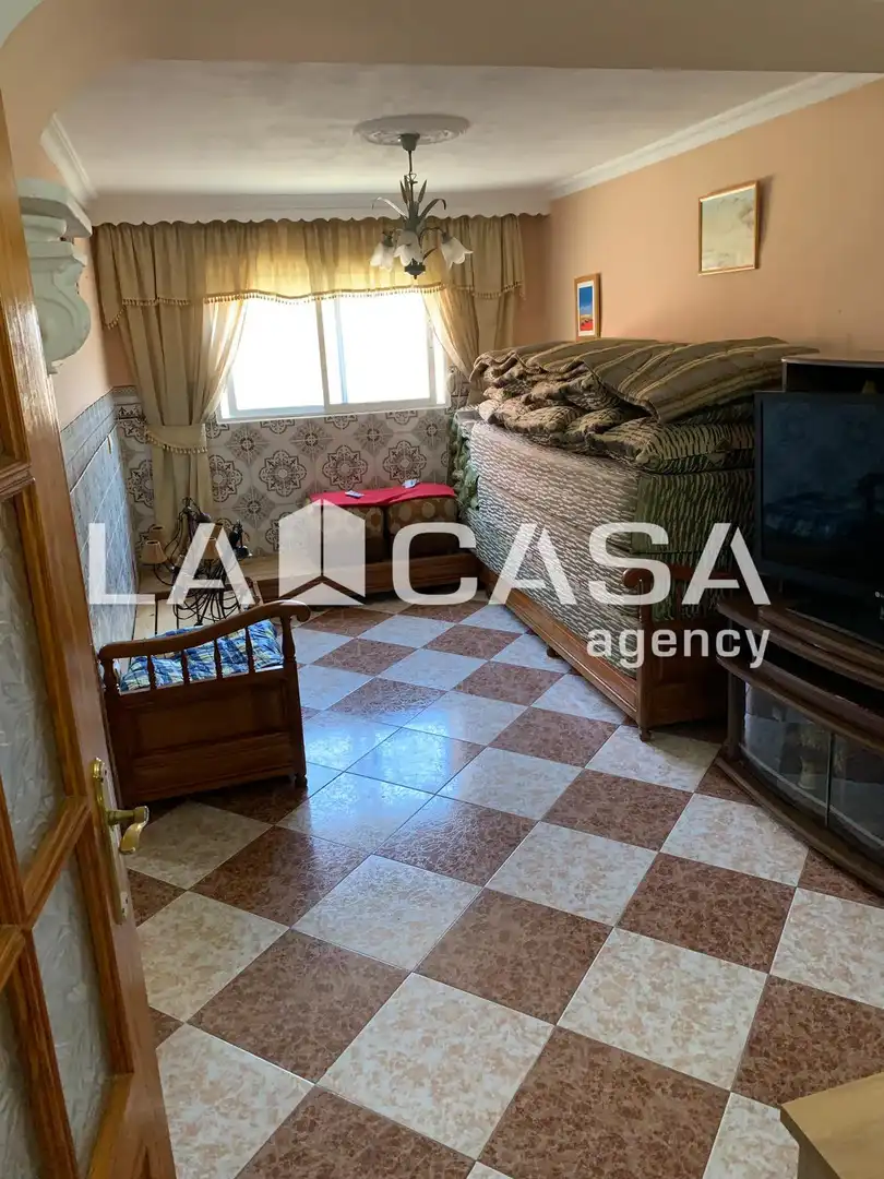 Houses for sale in Algeciras