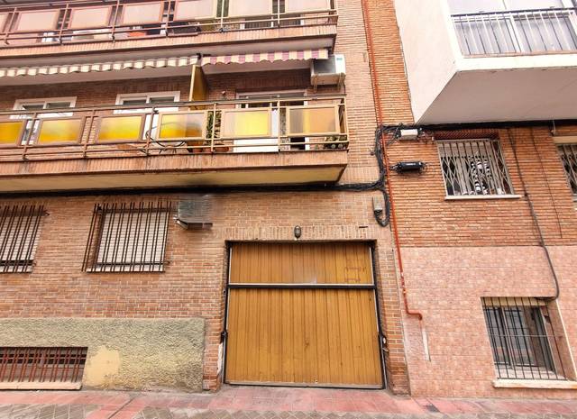 Garaje en Venta en Calle de Francisca Armada en Los Cármenes