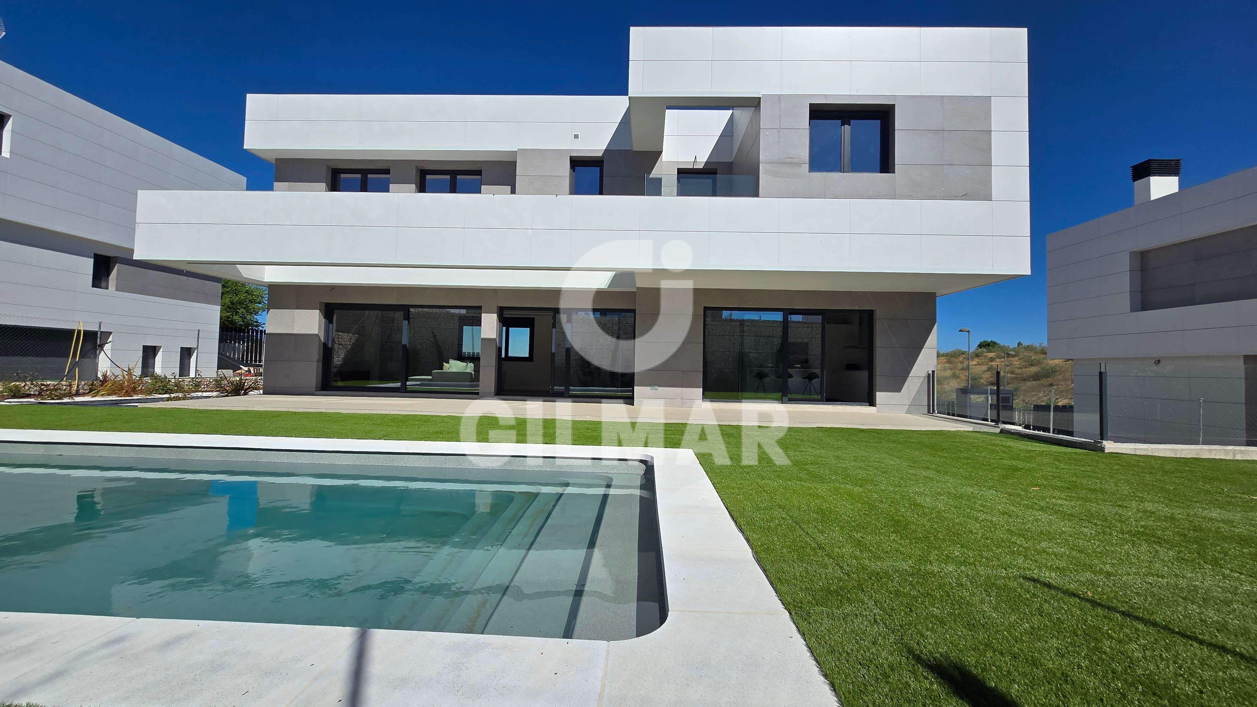 Exterior view of House or chalet for sale in Majadahonda  with Air Conditioner, Heating and Private garden