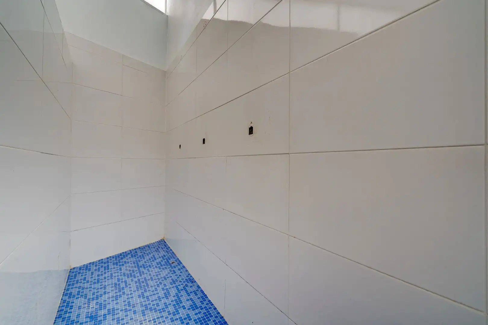 Bathroom of Commercial properties for rent in Irun 