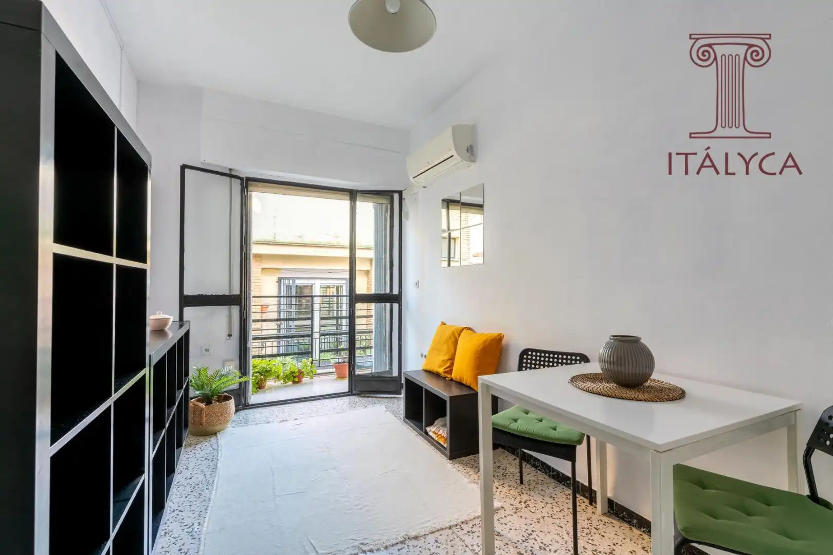 Balcony of Flat for sale in Sevilla  with Air Conditioner and Terrace