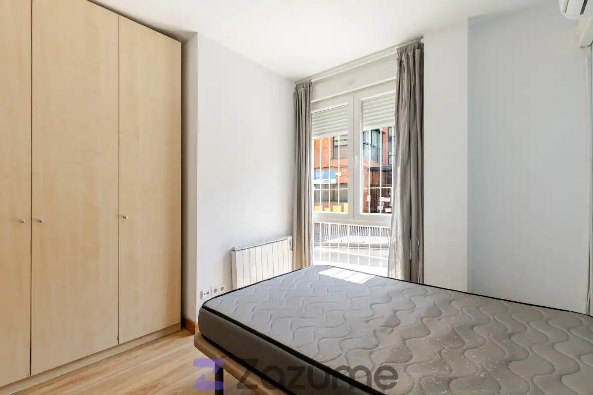 Bedroom of Flat for rent in Madrid  with Air Conditioner, Parquet flooring and Terrace