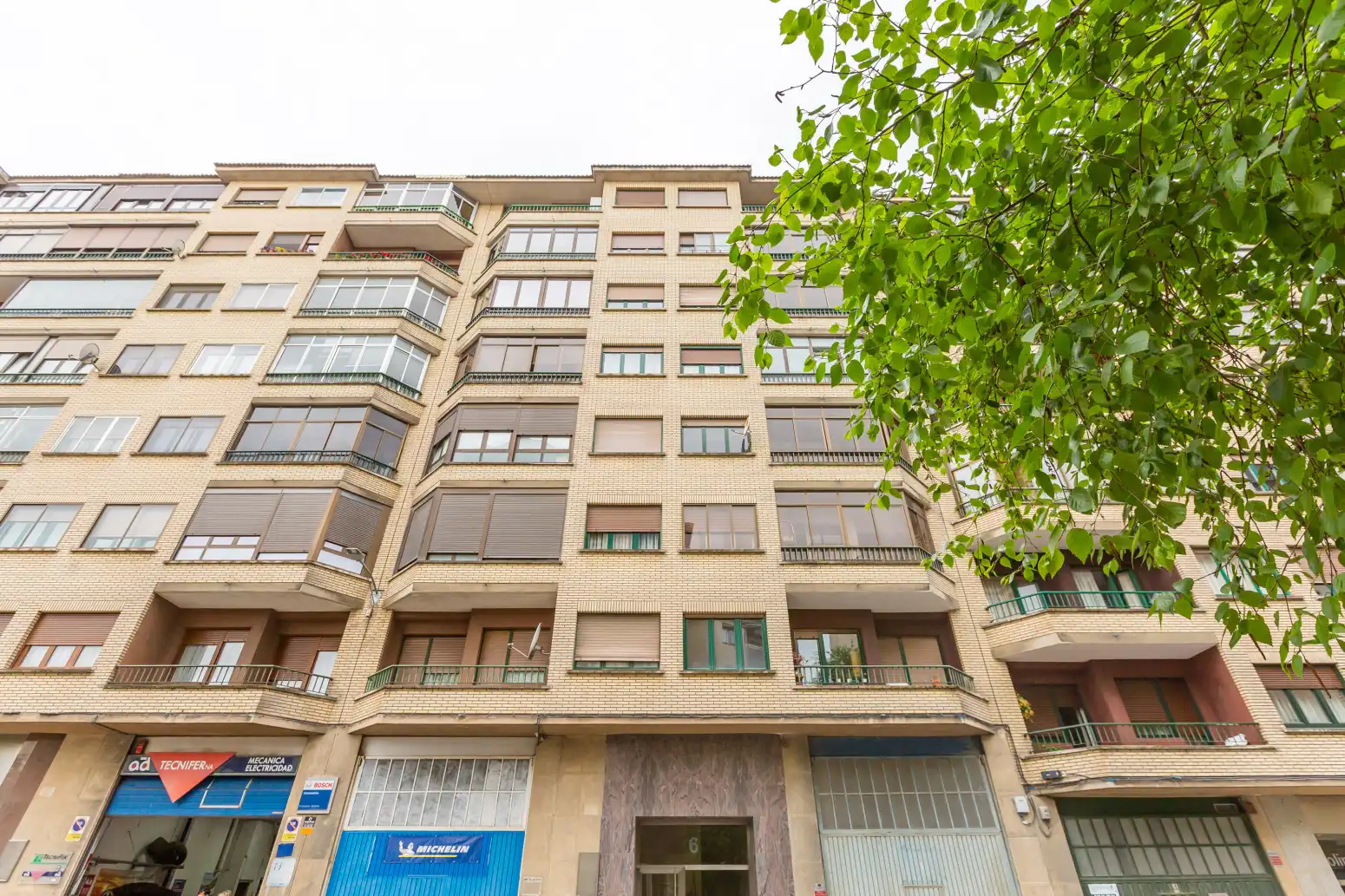 Vista exterior de Piso en venta en  Pamplona / Iruña con Calefacción, Parquet y Terraza