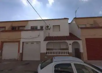 Villa zum Verkauf in El Alquián