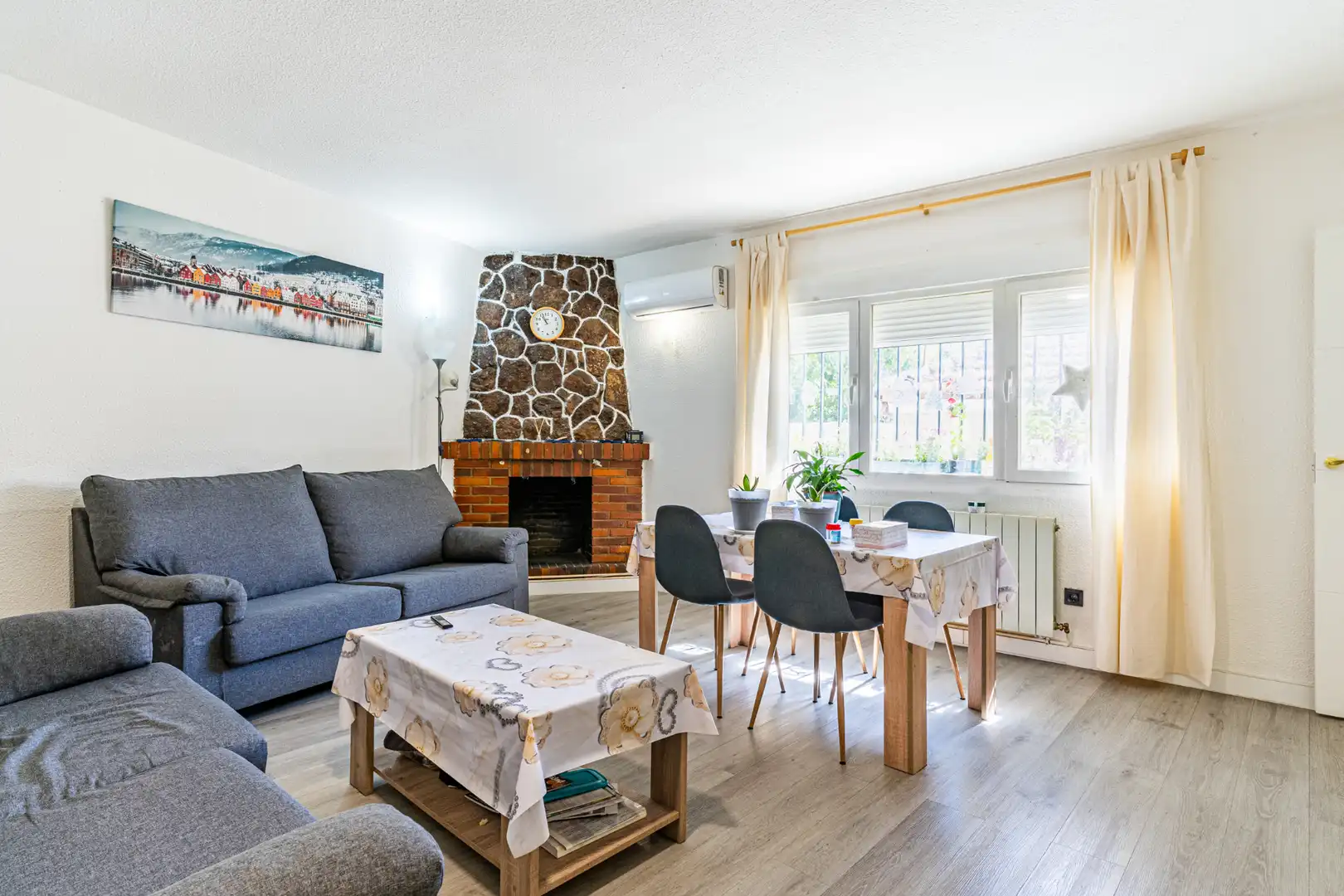 Sala de estar de Piso en venta en Valdemorillo con Aire acondicionado y Calefacción